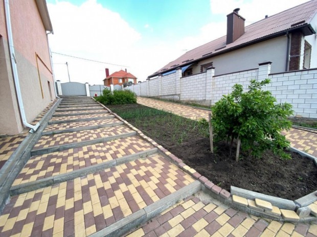 Фотография 6 - Яркий и эмоциональный полностью благоустроенный коттедж 180м2 + гараж в мкр. Новый