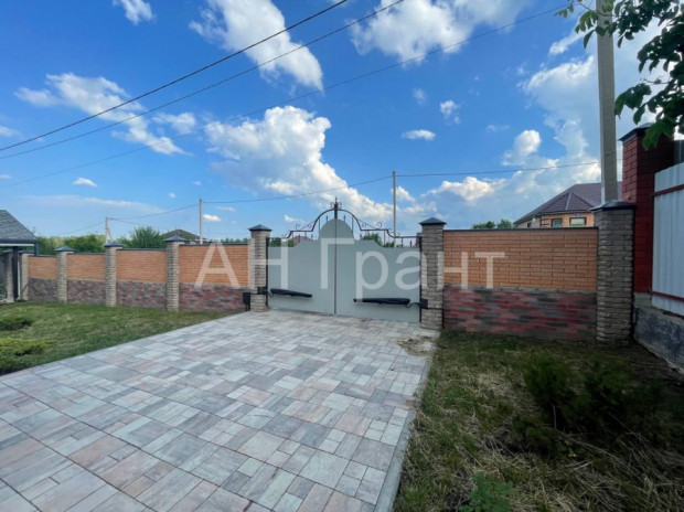 Фотография 48 - Новый  5-к  ДОМ  из КЕРАМОБЛОКА 200 м2 с МЕБЕЛЬЮ . ГАРАЖОМ и БАЛКОНОМ ПОД КЛЮЧ в ТАВРОВО