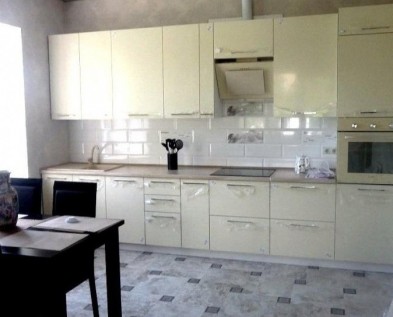 СОВРЕМЕННЫЙ ДОМ С РЕМОНТОМ, НОВОЙ МЕБЕЛЬЮ И ТЕХНИКОЙ. 700 м от ТЦ 