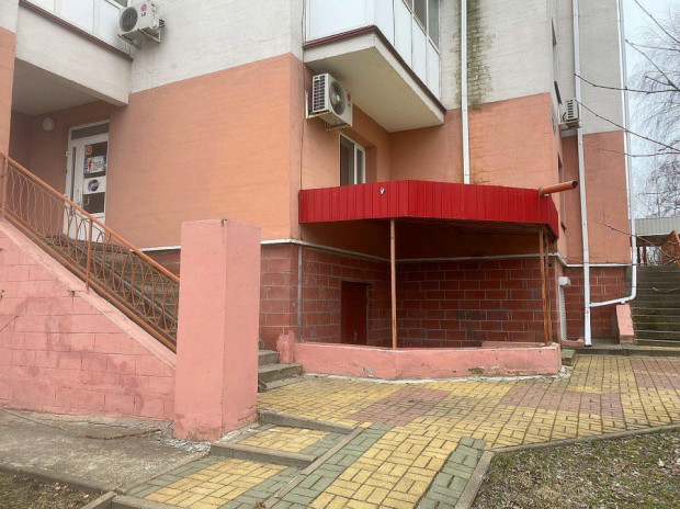 Фотография 1 - Продаётся  коммерческое  помещение 181 м2  ул.Бульвар Юности 23