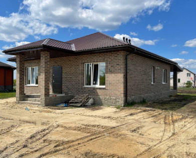 Новый КИРПИЧНЫЙ 4х-комнатный КОТТЕДЖ  100 м2 рядом с ОЗЕРОМ  в  черте г. СТРОИТЕЛЬ