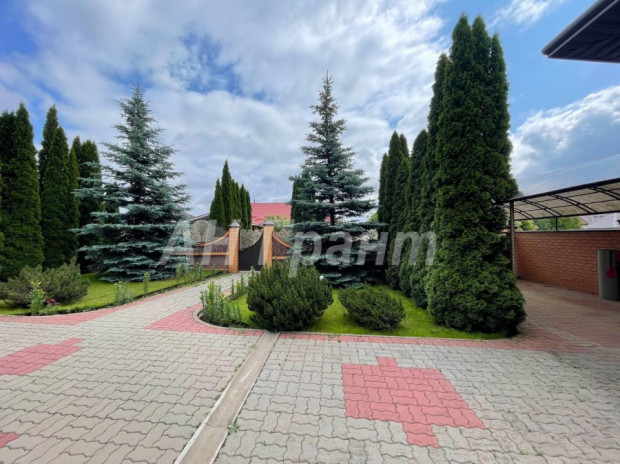 Фотография 10 - Жилой КИРПИЧНЫЙ 4х-комнатный КОТТЕДЖ 156 м2 с ГАРАЖОМ, БАНЕЙ, ЛЕТНЕЙ КУХНЕЙ и САДОМ в ДУБОВОЕ
