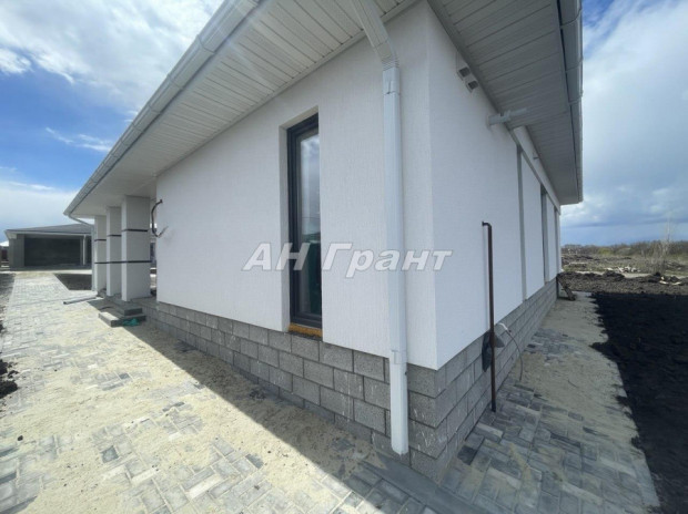 Фотография 8 - Дизайнерский НОВЫЙ 4х-к ДОМ 120 м2 с ГАРАЖОМ И НАВЕСОМ , БЛАГОУСТРОЙСТВОМ УЧАСТКА и ЗАБОРОМ в мкр НАСЛЕДИЕ