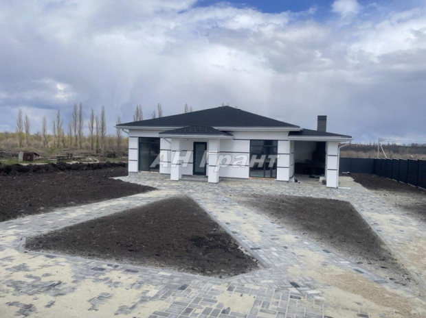 Фотография 14 - Дизайнерский НОВЫЙ 4х-к ДОМ 120 м2 с ГАРАЖОМ И НАВЕСОМ , БЛАГОУСТРОЙСТВОМ УЧАСТКА и ЗАБОРОМ в мкр НАСЛЕДИЕ