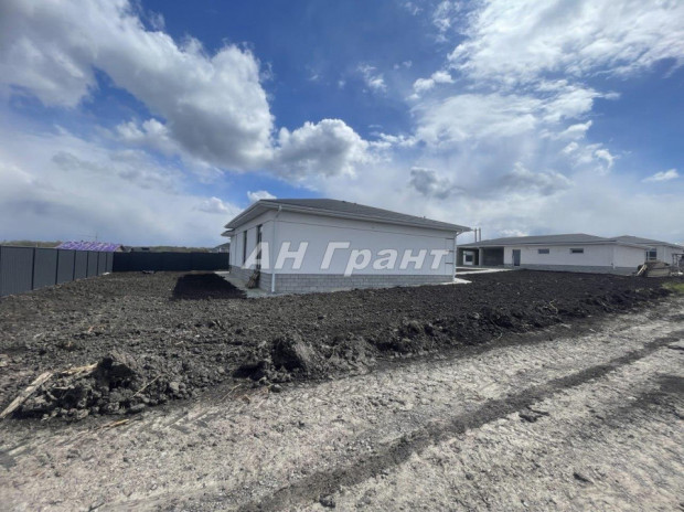 Фотография 7 - Дизайнерский НОВЫЙ 4х-к ДОМ 120 м2 с ГАРАЖОМ И НАВЕСОМ , БЛАГОУСТРОЙСТВОМ УЧАСТКА и ЗАБОРОМ в мкр НАСЛЕДИЕ